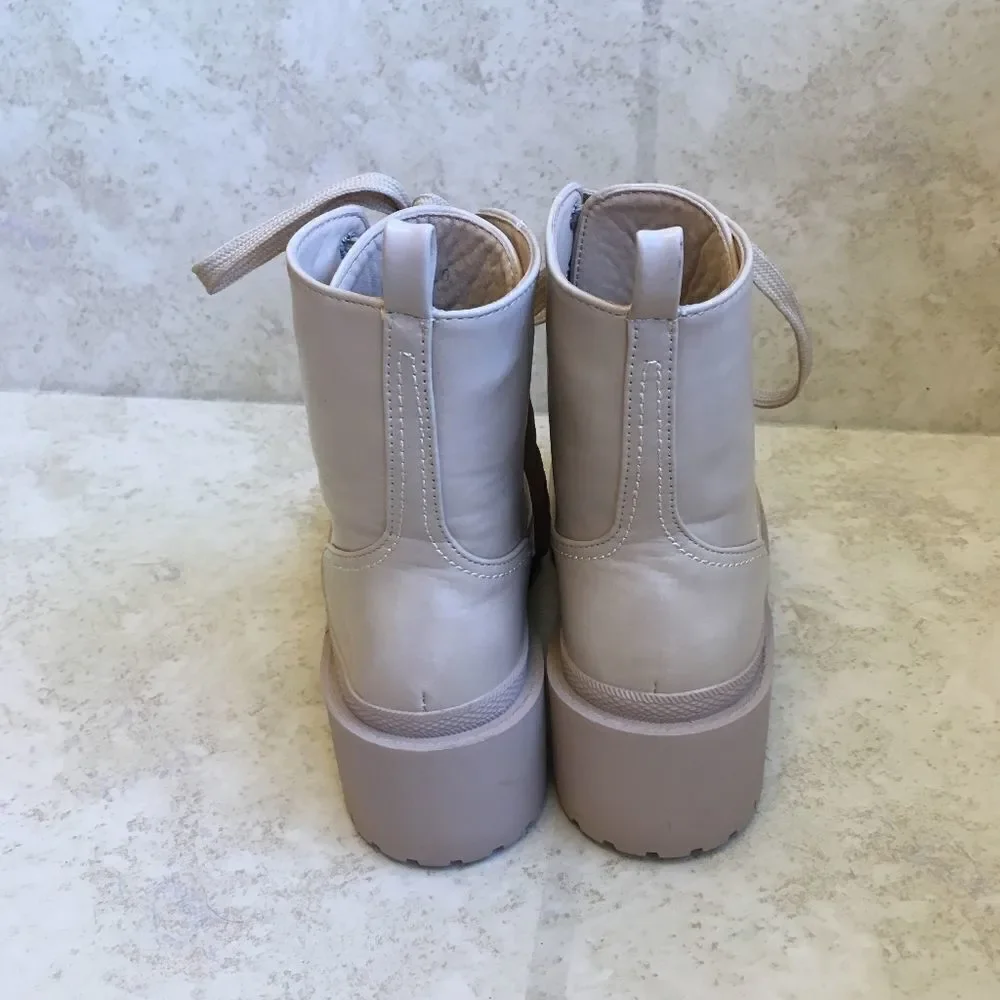 NEW WITHOUT TAGS CAPE ROBBIN UNITE PLATFORM BOOTS‎